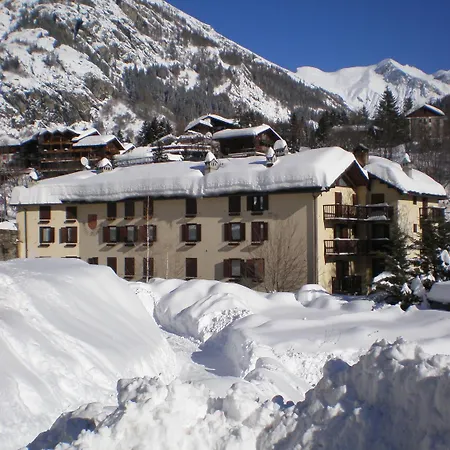 ホテル タヴェルニエ 3*