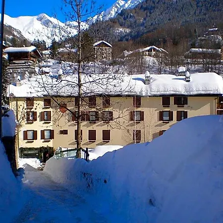 Tavernier Hotel Courmayeur