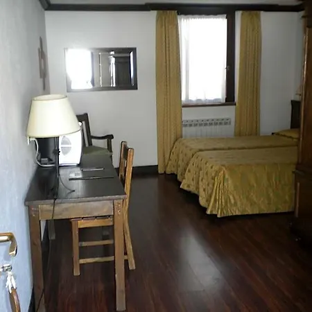 Tavernier Hotel
