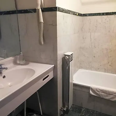 Tavernier Hotel