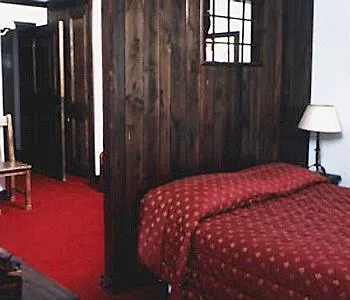 Tavernier Hotel