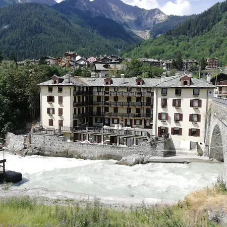 タヴェルニエ ホテル 3*