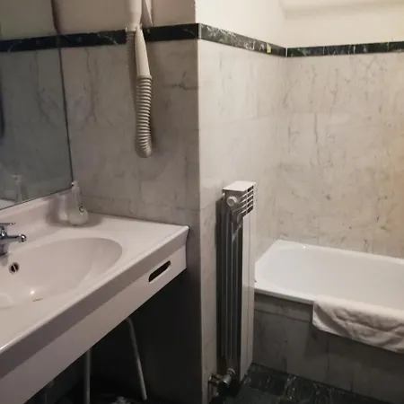 タヴェルニエ 3*