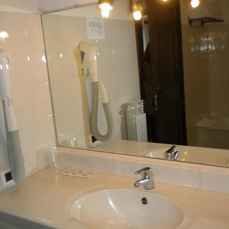 タヴェルニエ ホテル 3*