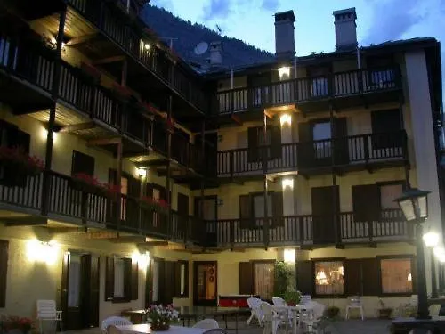 Ξενοδοχείο Tavernier 3*