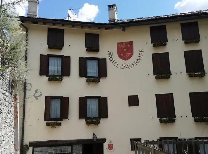 Ξενοδοχείο Tavernier 3*